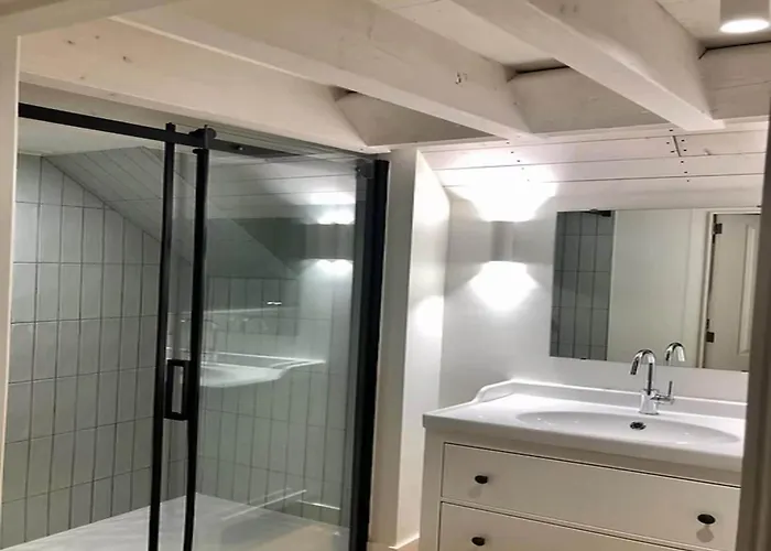 2-bedroom With Park And Deer Park